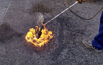 Whitchurch Hill flat roofing repairs